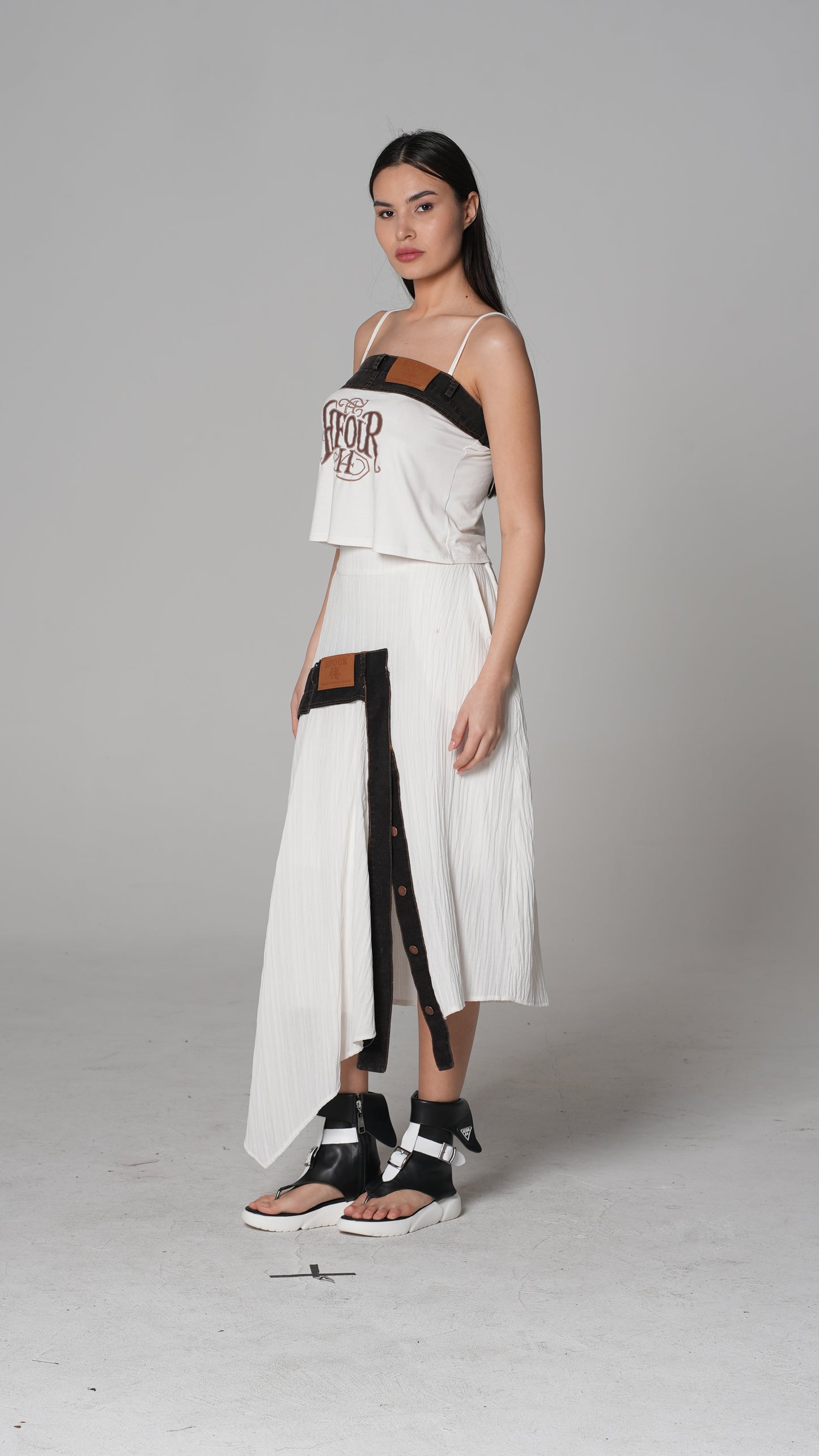 Falda Midi de Encaje Semitransparente | H4 London – Style 6226