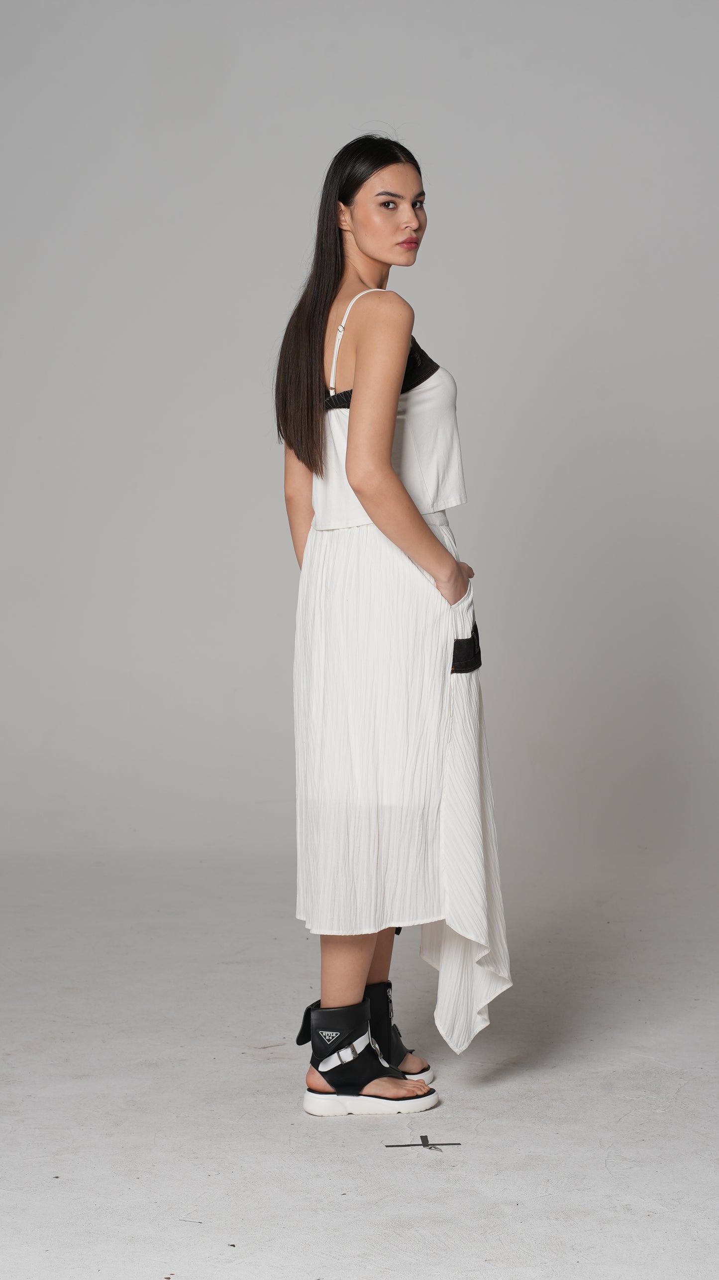 Falda Midi de Encaje Semitransparente | H4 London – Style 6226