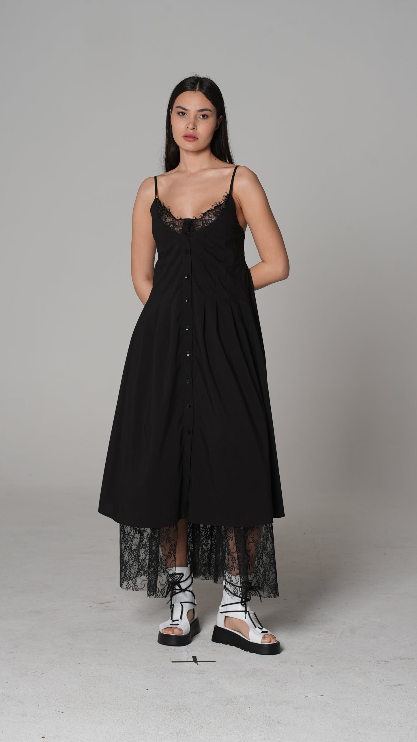 Vestido Slip de Tul y Encaje Negro | H4 London – Modelo 6229