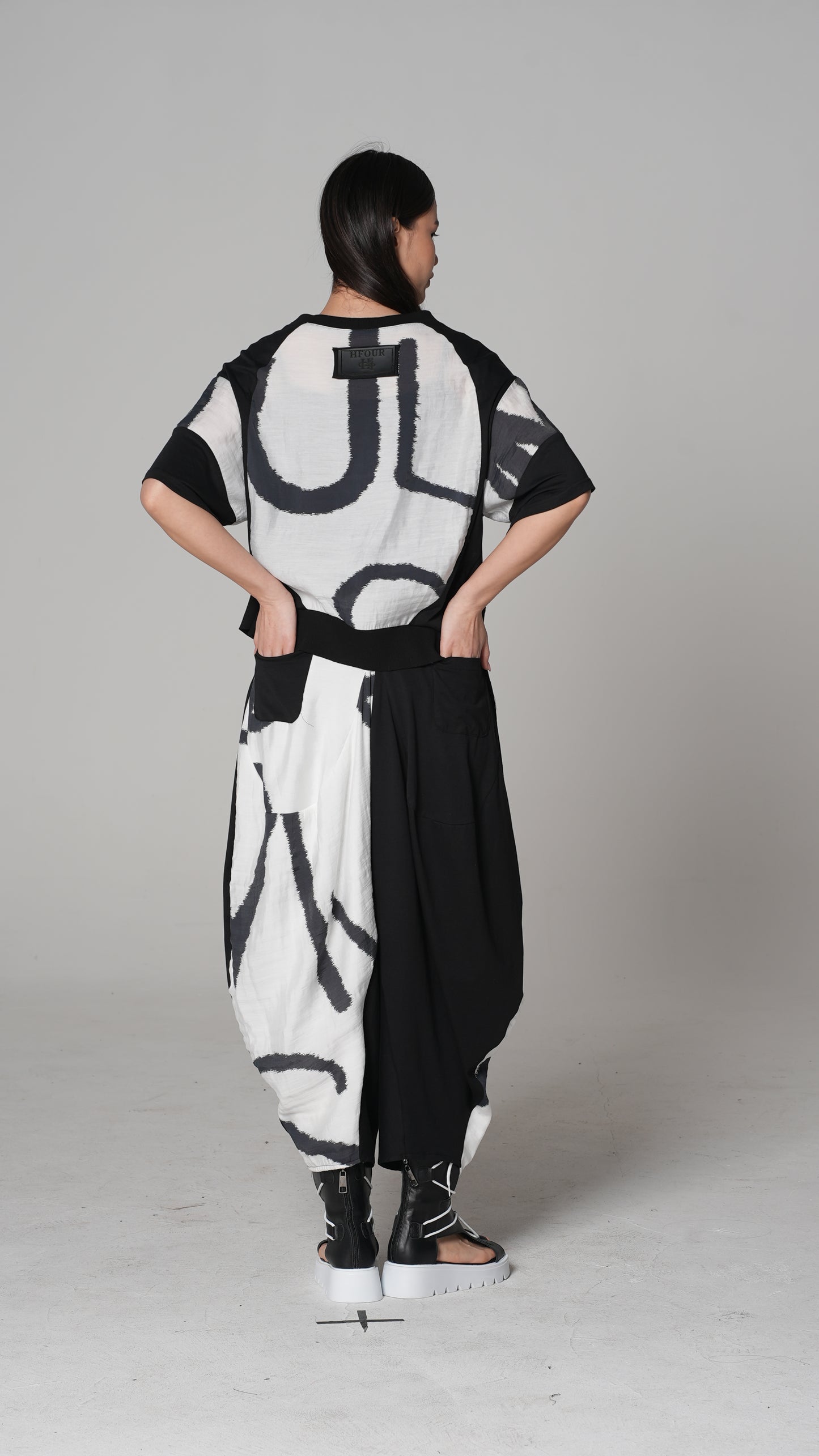 Camiseta con Estampado Graffiti | H4 London – Modelo 6235