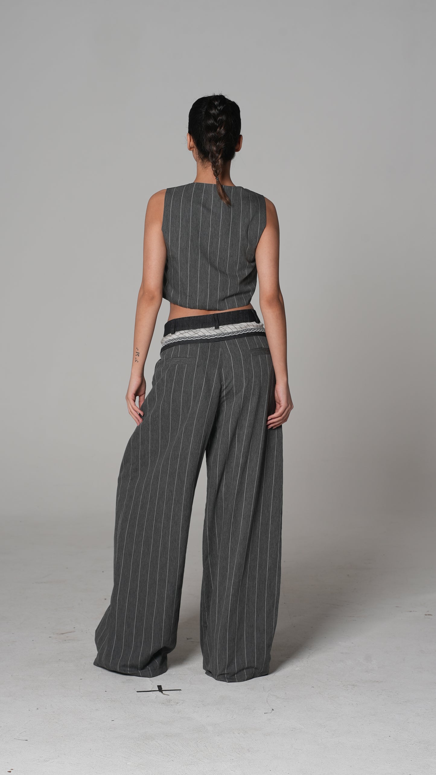 Pantalón de Raya Diplomática Ancho | H4 London – Modelo 6247
