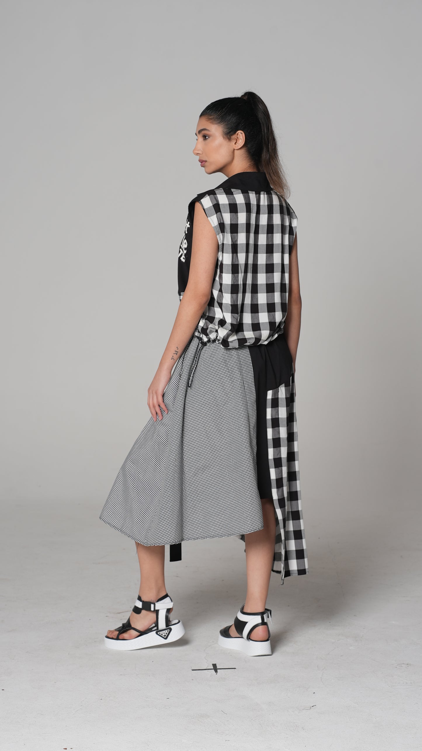 Falda Estampada Negra | H4 London – Modelo 6268
