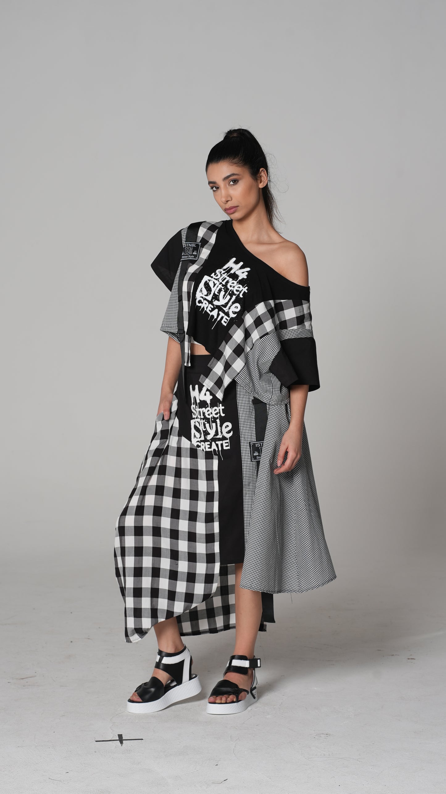 Camiseta Estampada Negra | H4 London – Estilo 6270