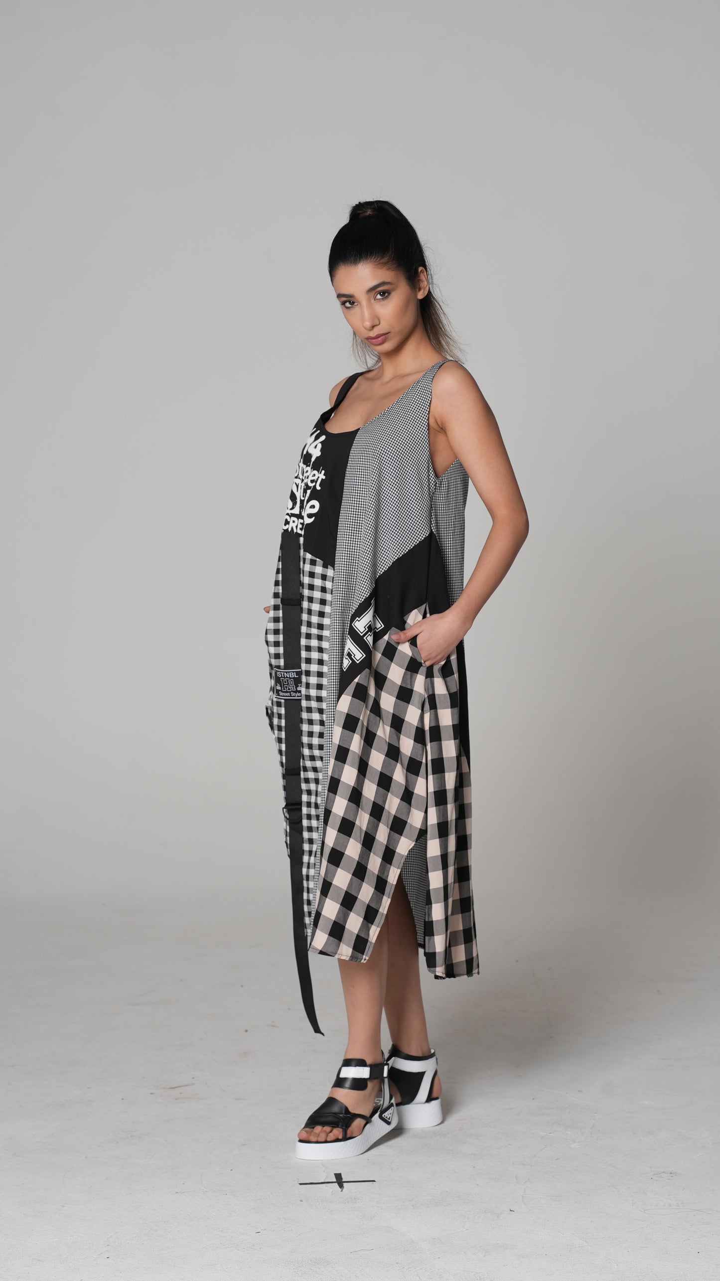 Vestido Midi Estampado Negro | H4 London – Style 6272