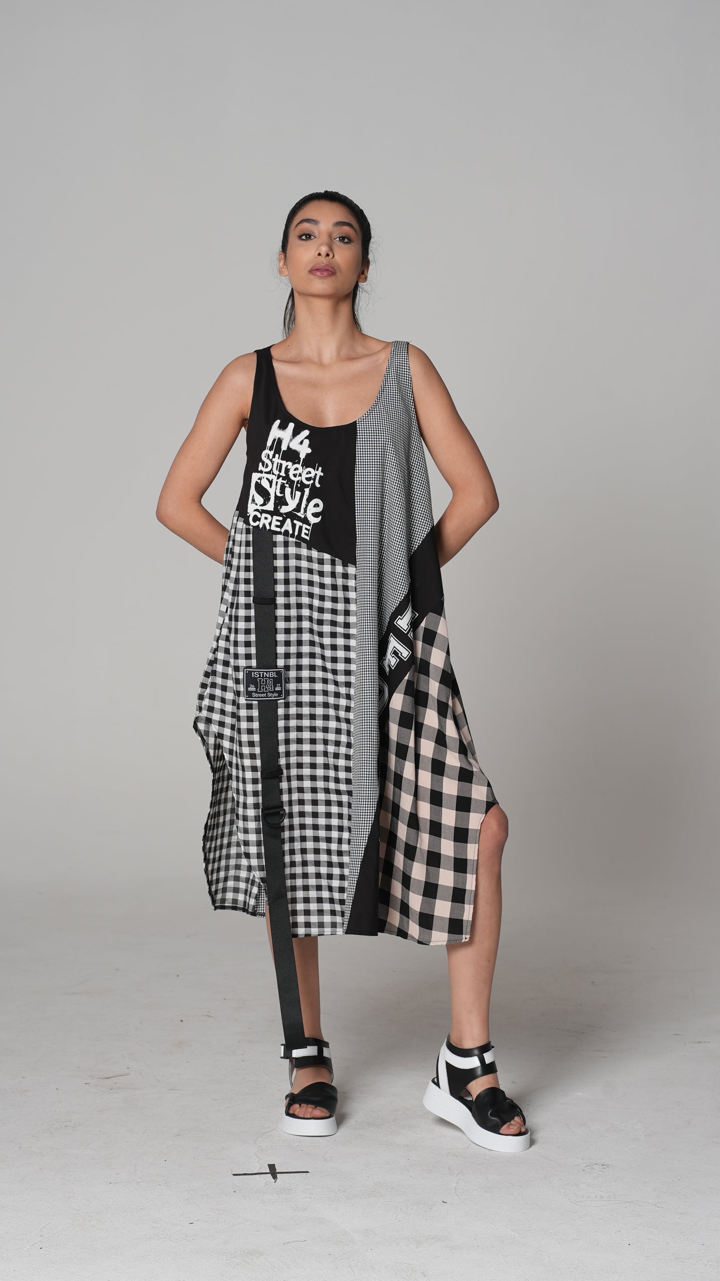 Vestido Midi Estampado Negro | H4 London – Style 6272