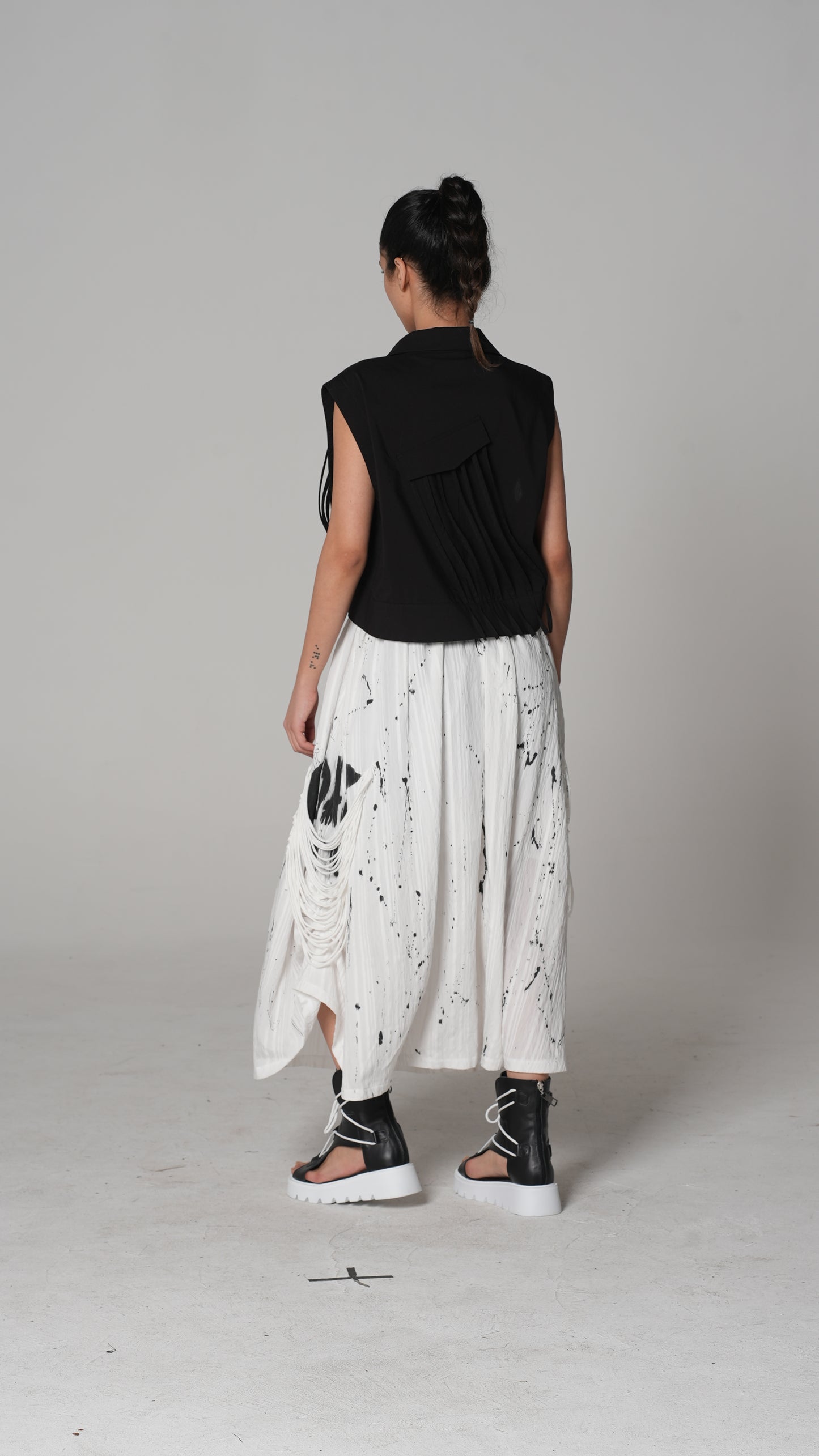 Falda Midi Plisada con Estampado de Salpicaduras de Pintura | H4 London – Estilo 6301