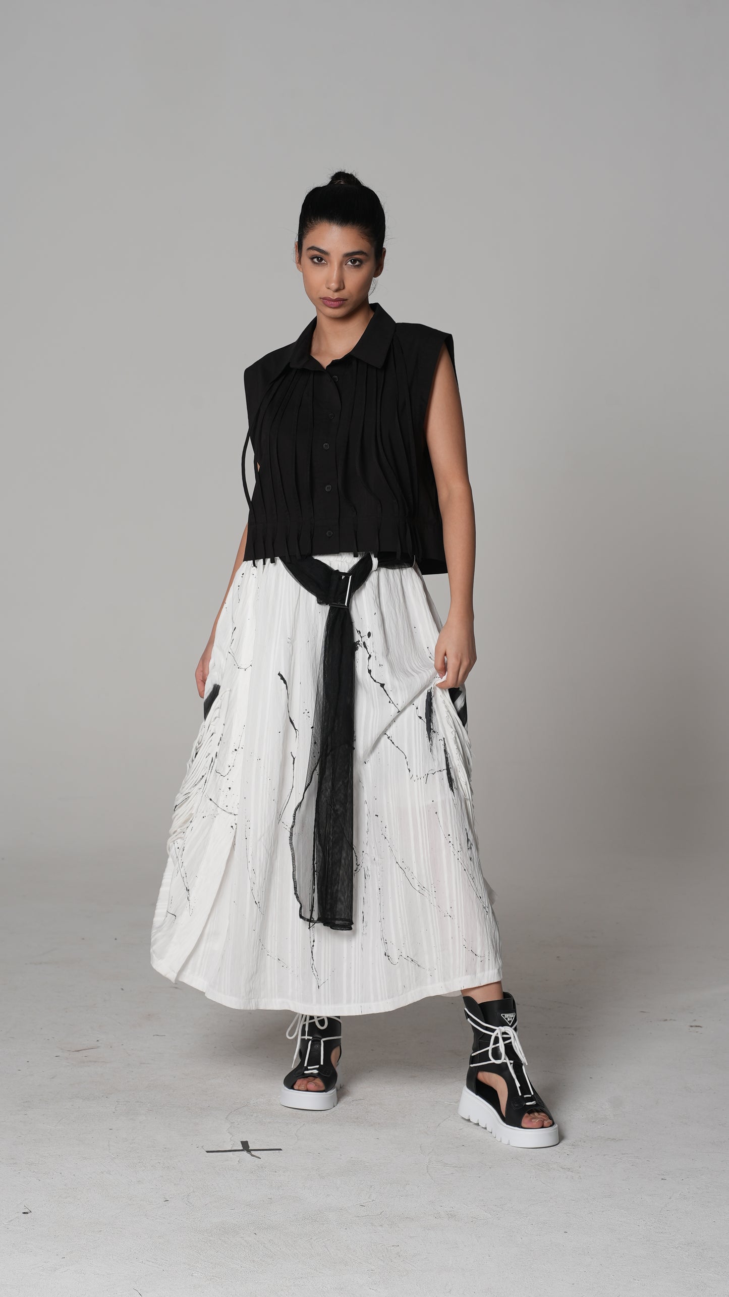 Camisa Corta Sin Mangas Plisada | H4 London – Estilo 6305