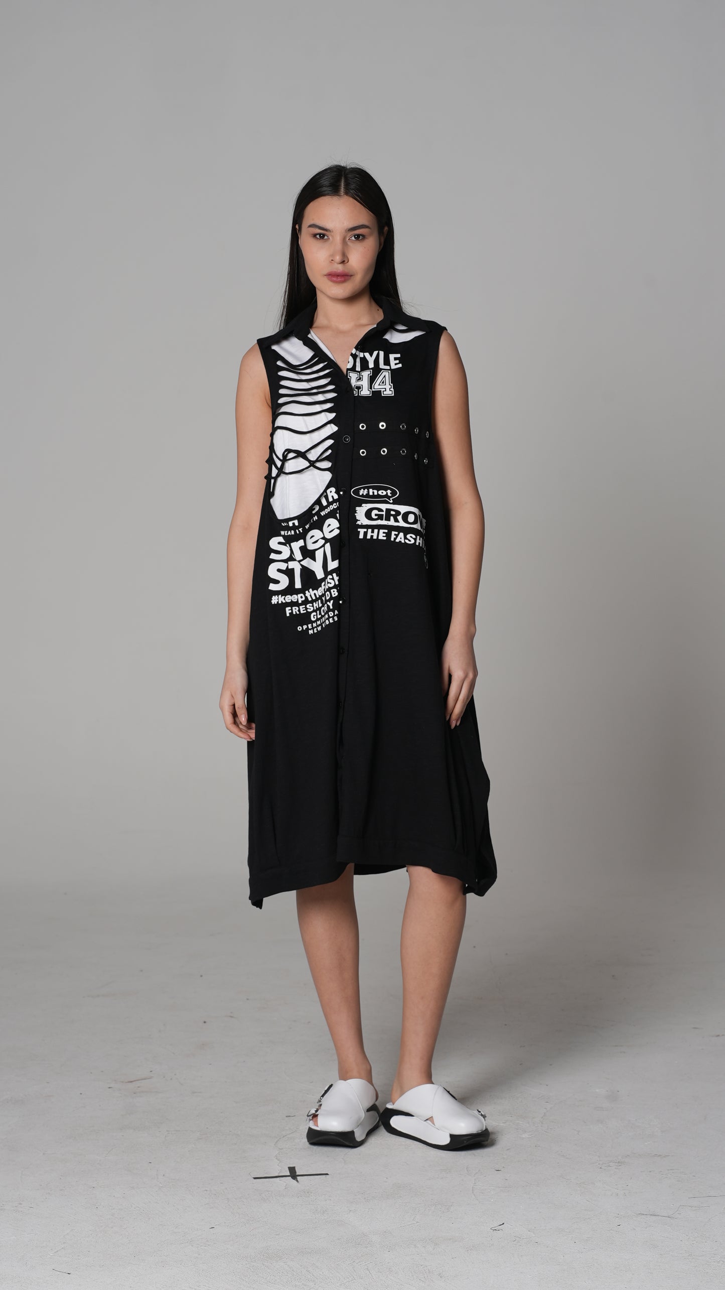 STYLE H4 Slogan-Print Sleeveless Dress — H4 London SS26
