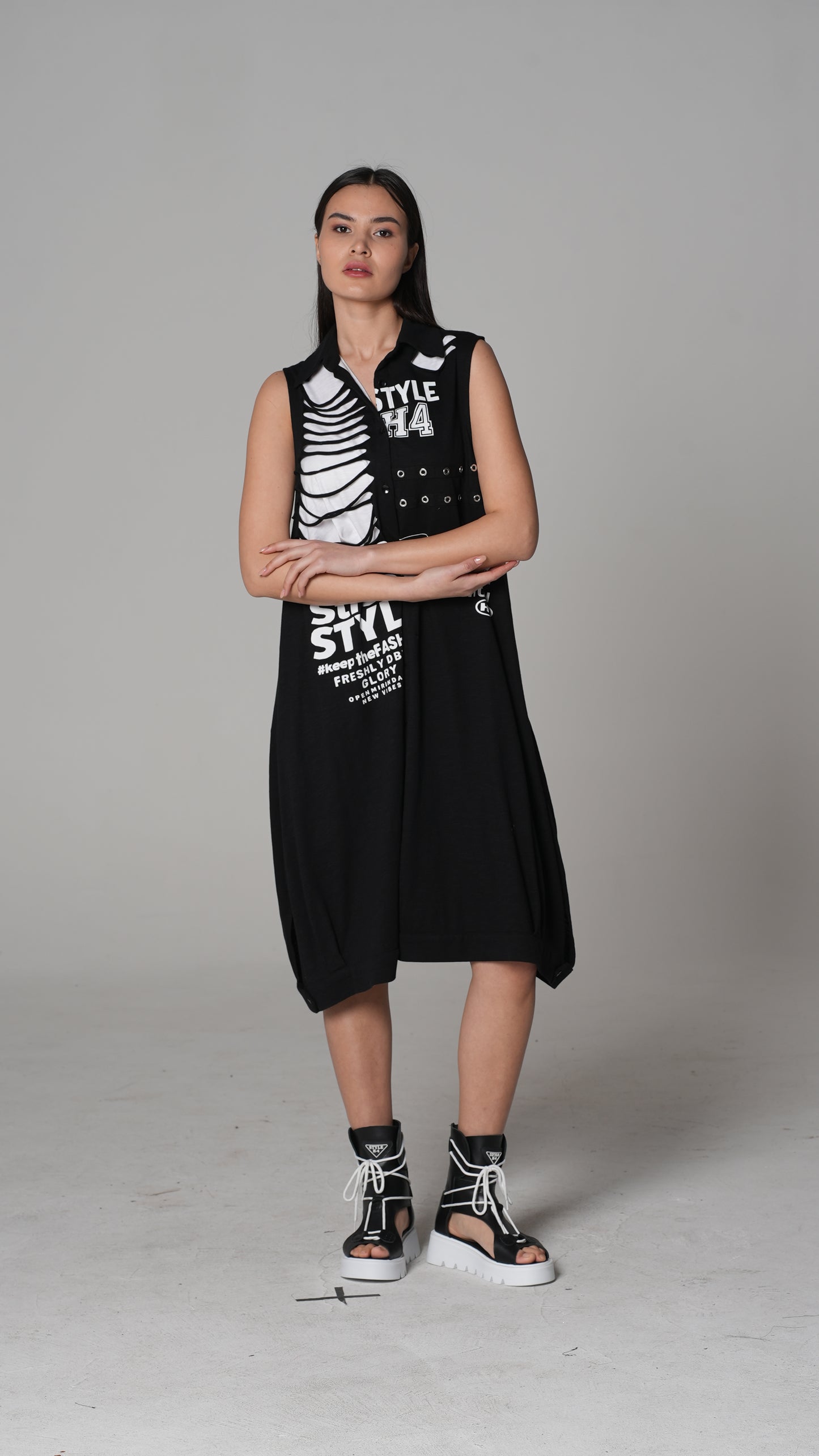 STYLE H4 Slogan-Print T-Shirt — H4 London SS26