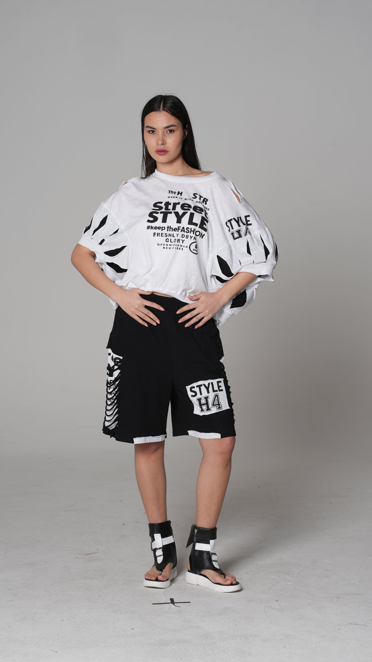 STYLE H4 Slogan-Print Boxy T-Shirt — H4 London SS26
