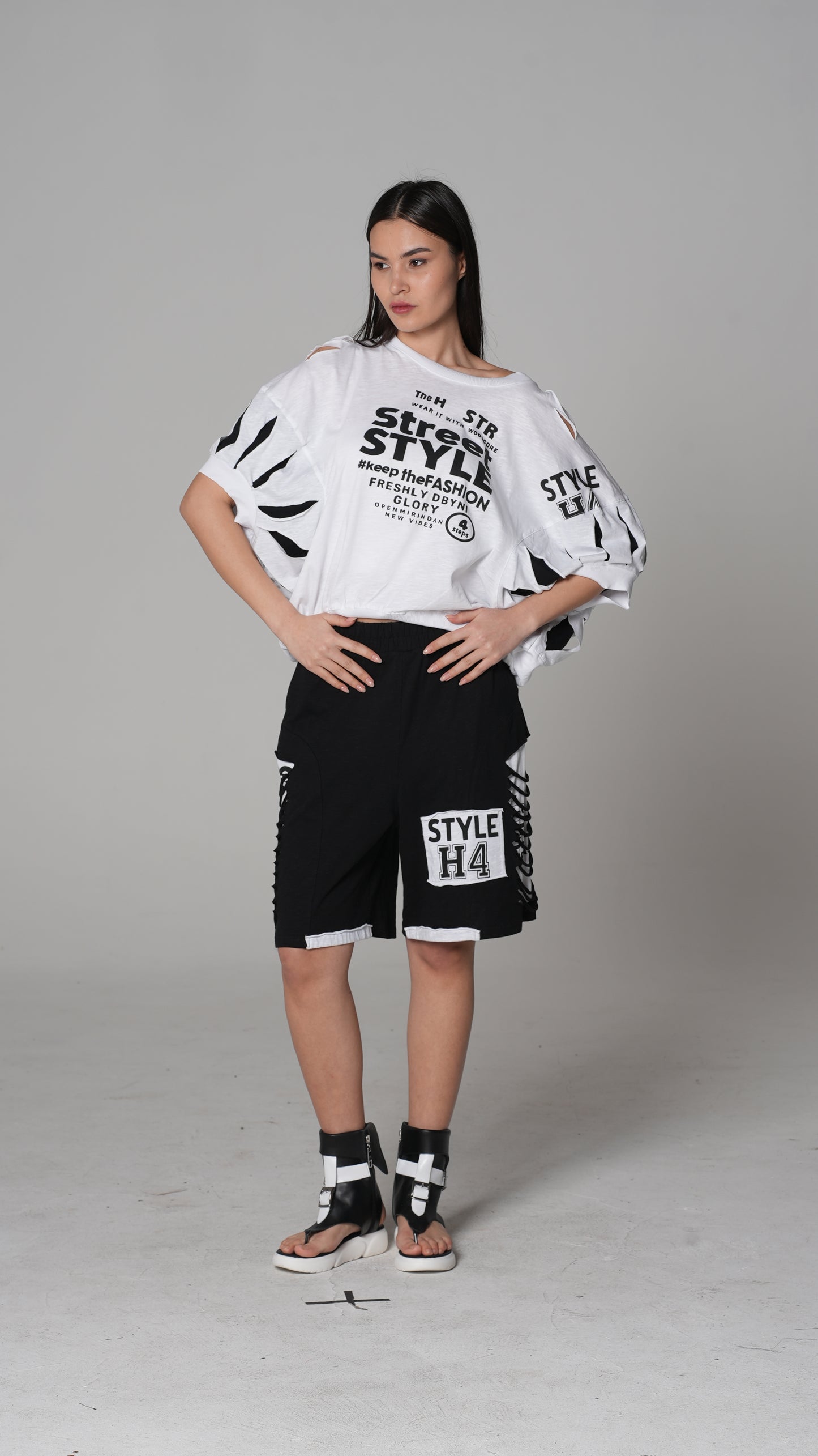 STYLE H4 Slogan-Print Boxy T-Shirt — H4 London SS26