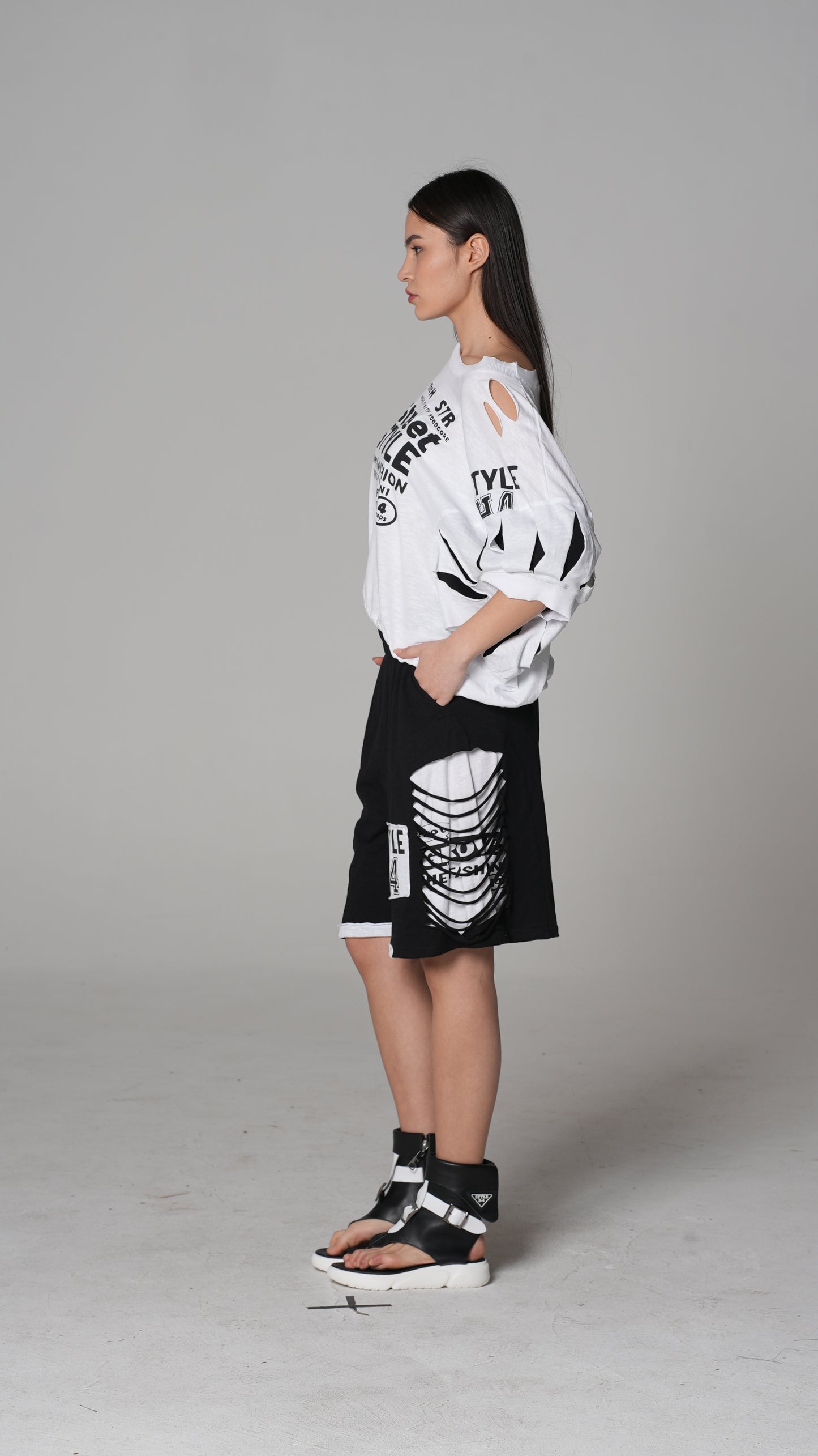 STYLE H4 Slogan-Print Boxy T-Shirt — H4 London SS26